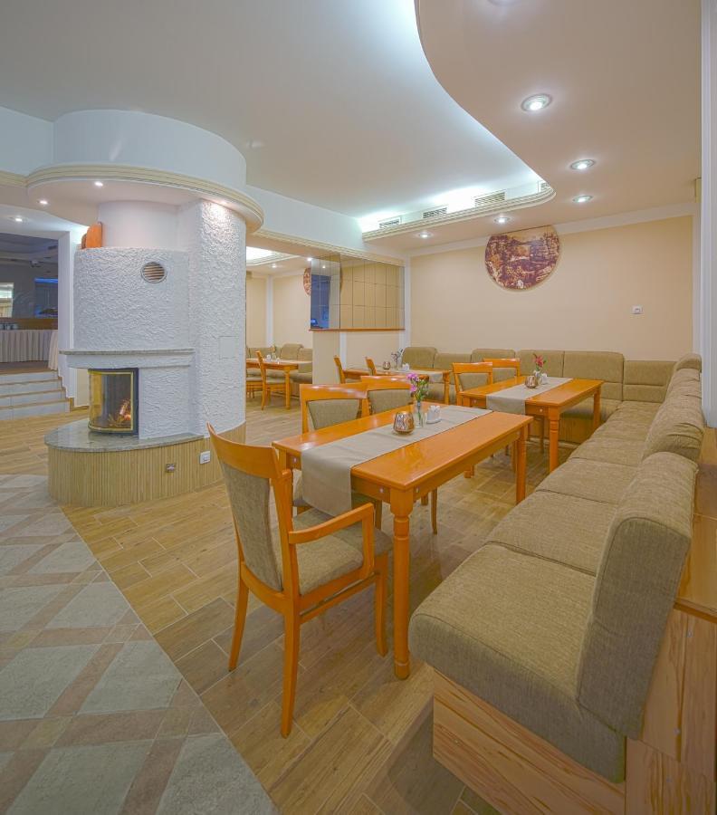 Hotel Praha Hrensko Exterior photo